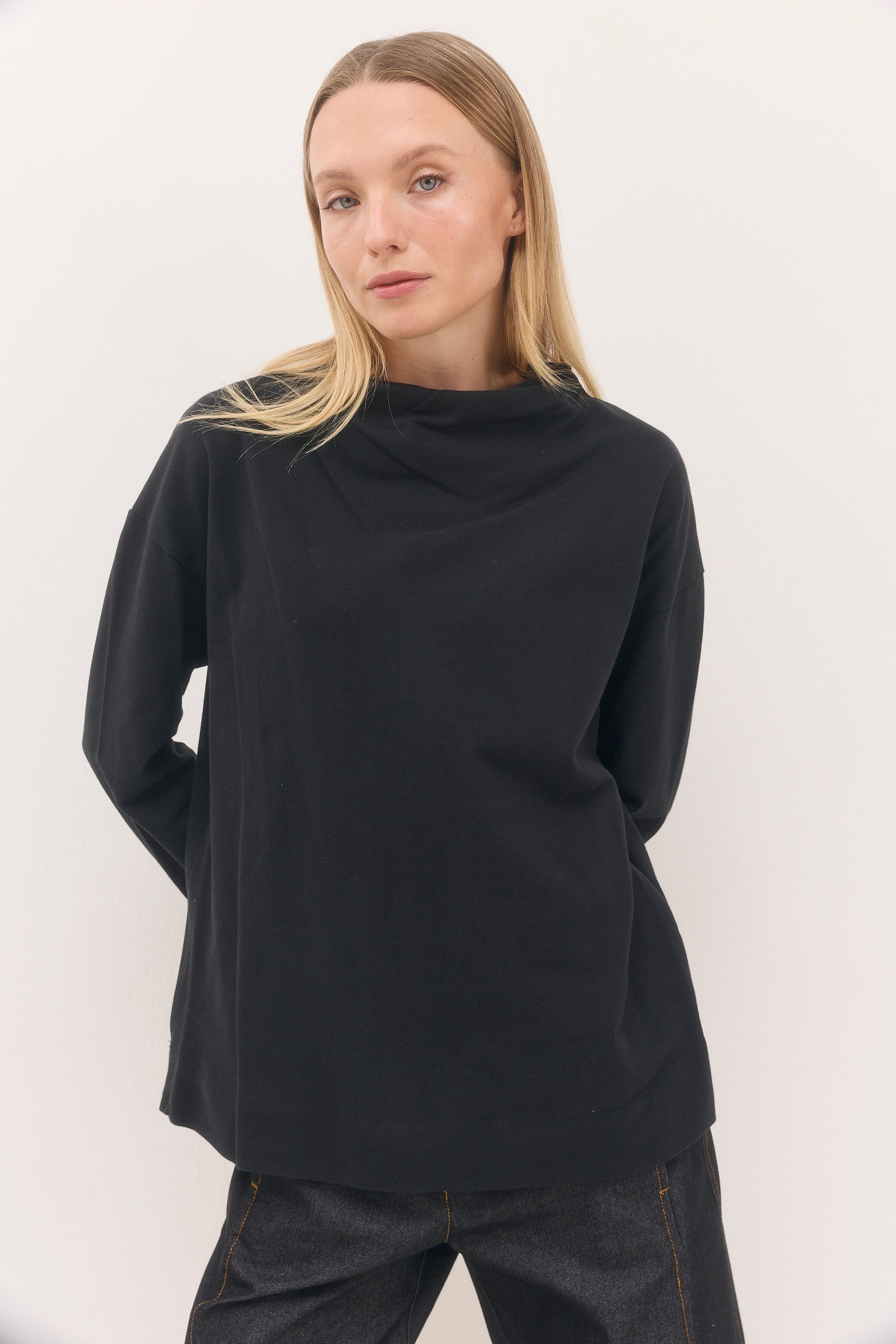 חולצת בקי שחור