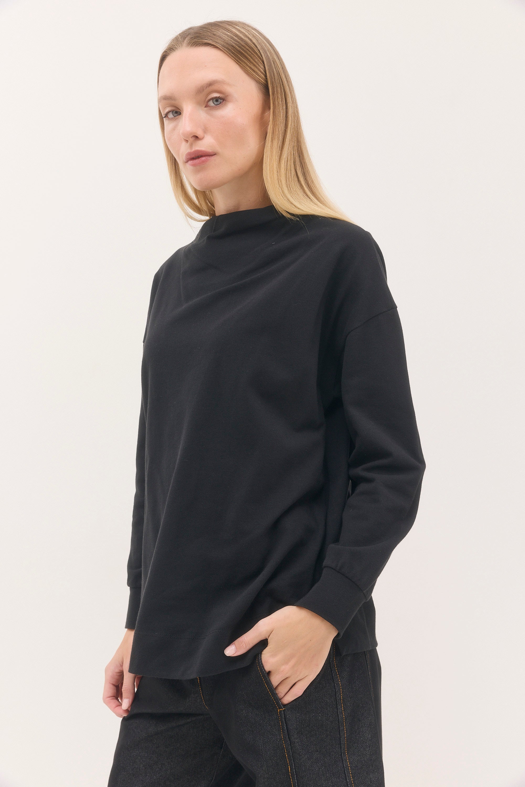 חולצת בקי שחור