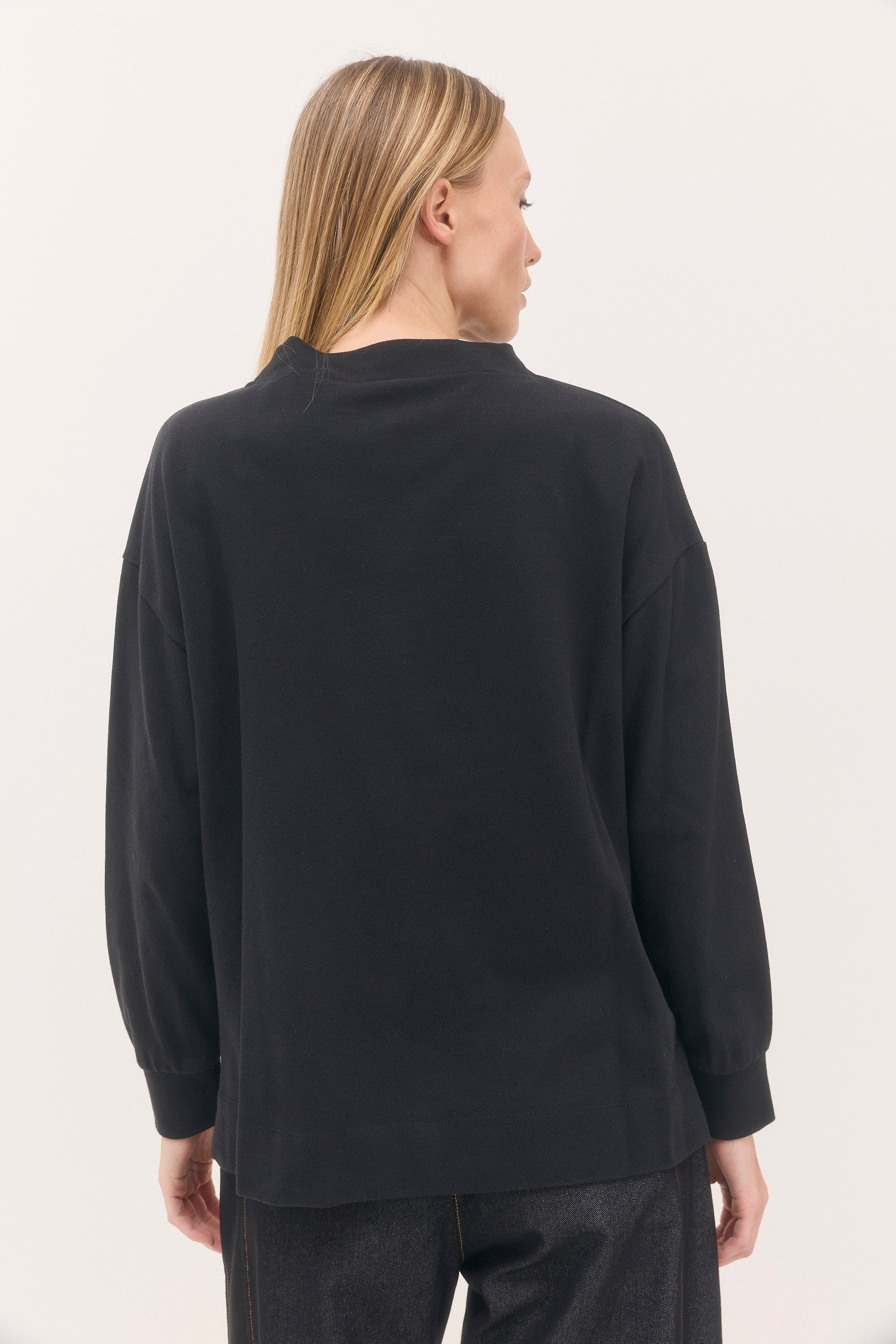 חולצת בקי שחור