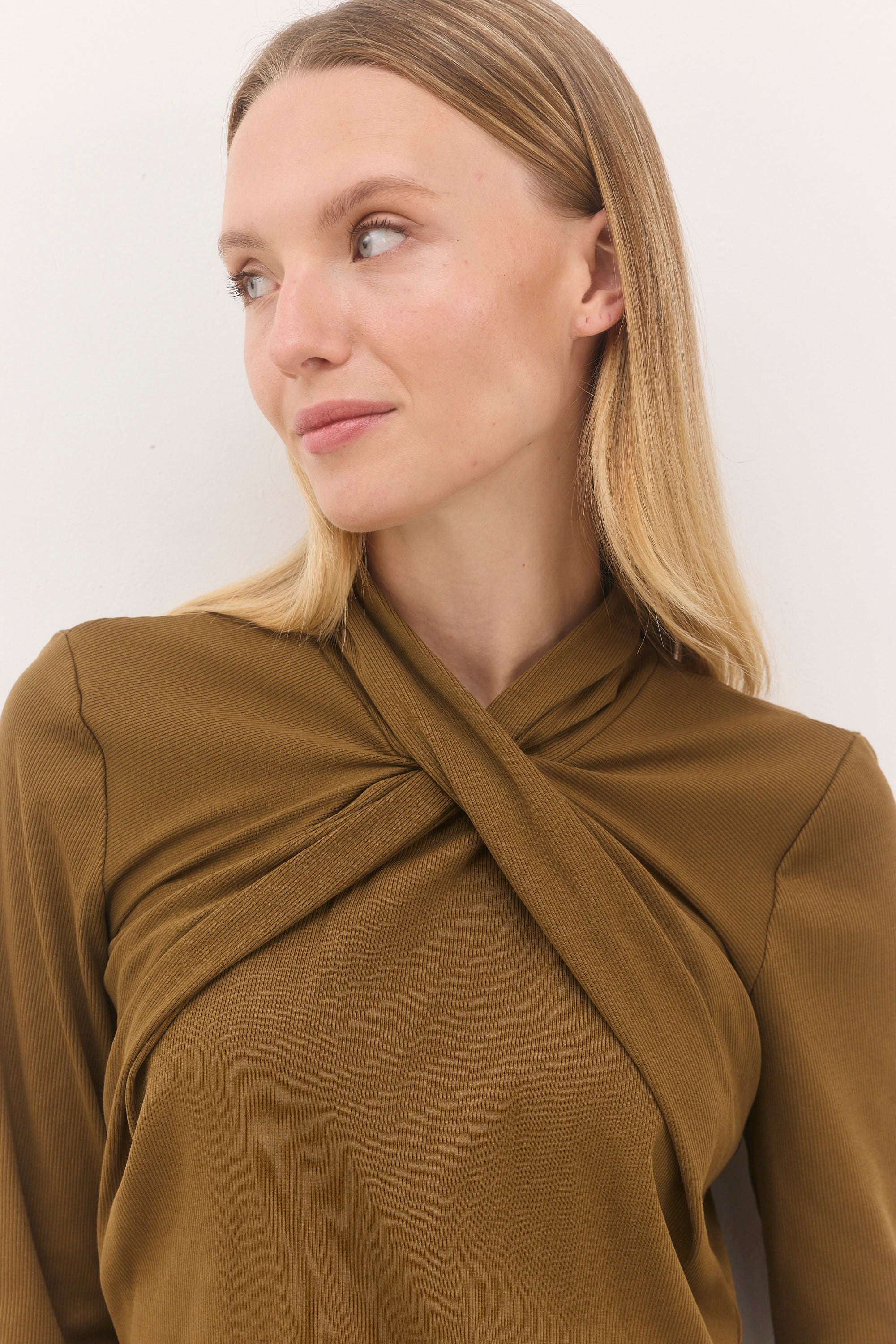 חולצת גילי חום פלדה