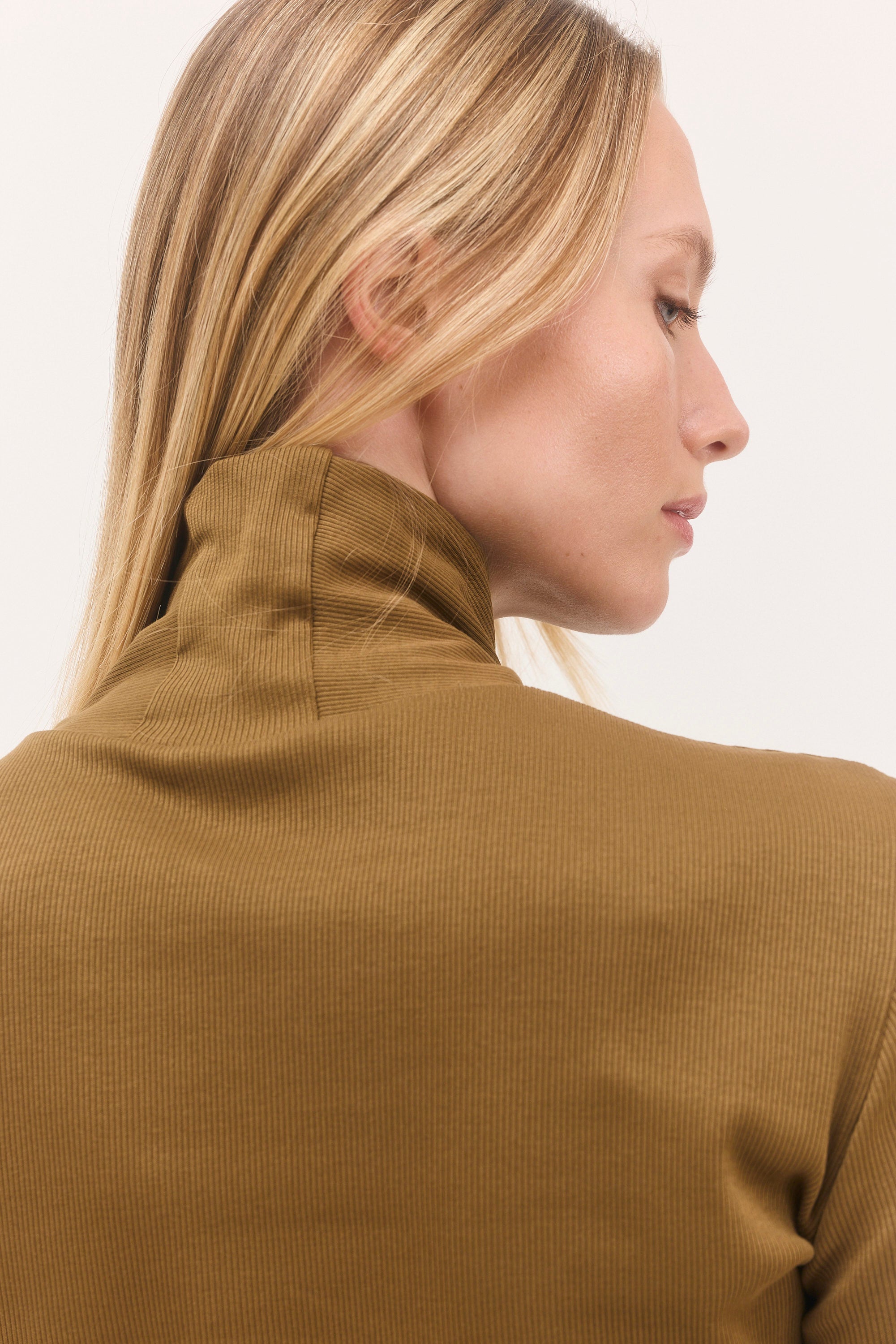 חולצת גילי חום פלדה