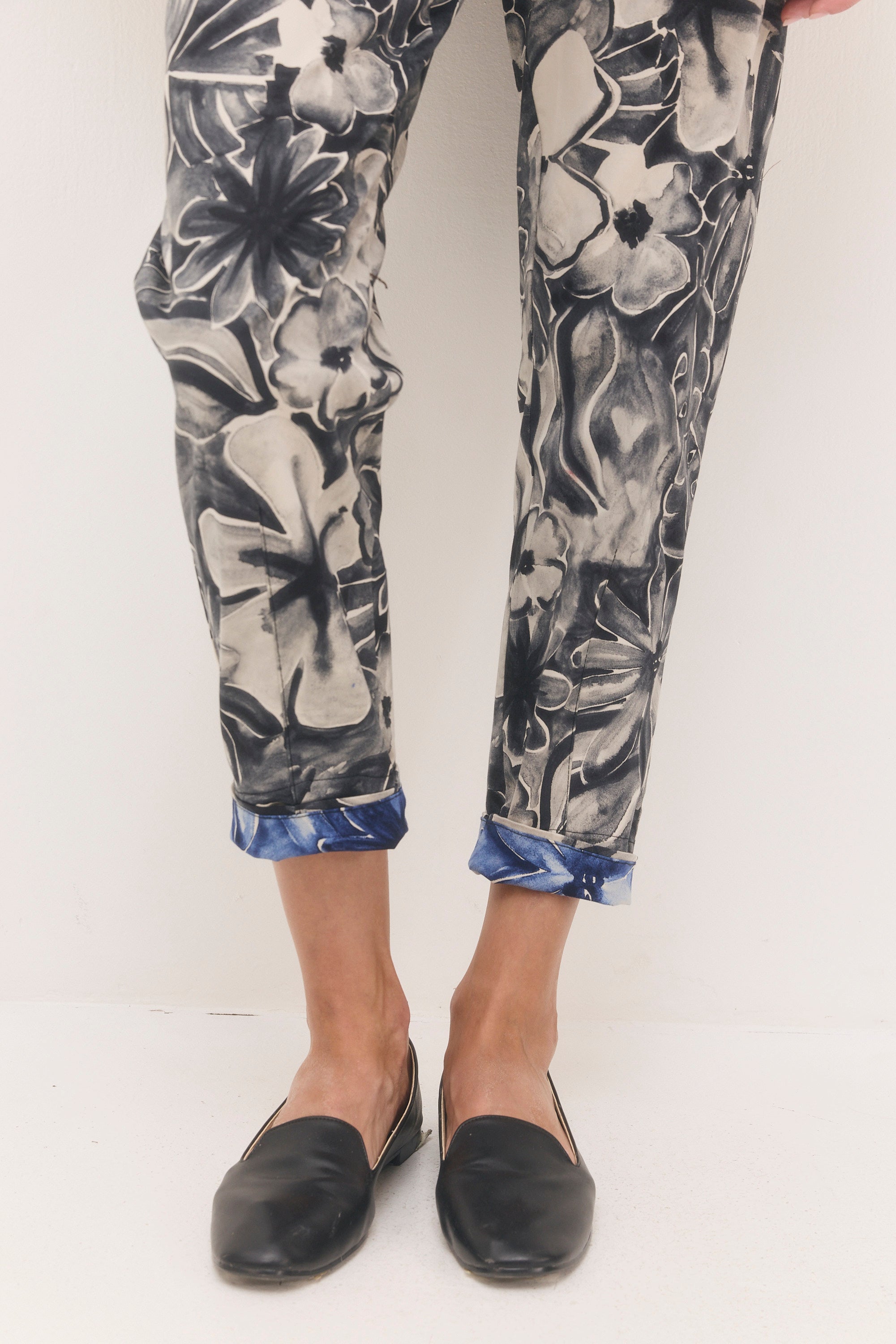 מכנסי נעמה הדפס שחור לבן