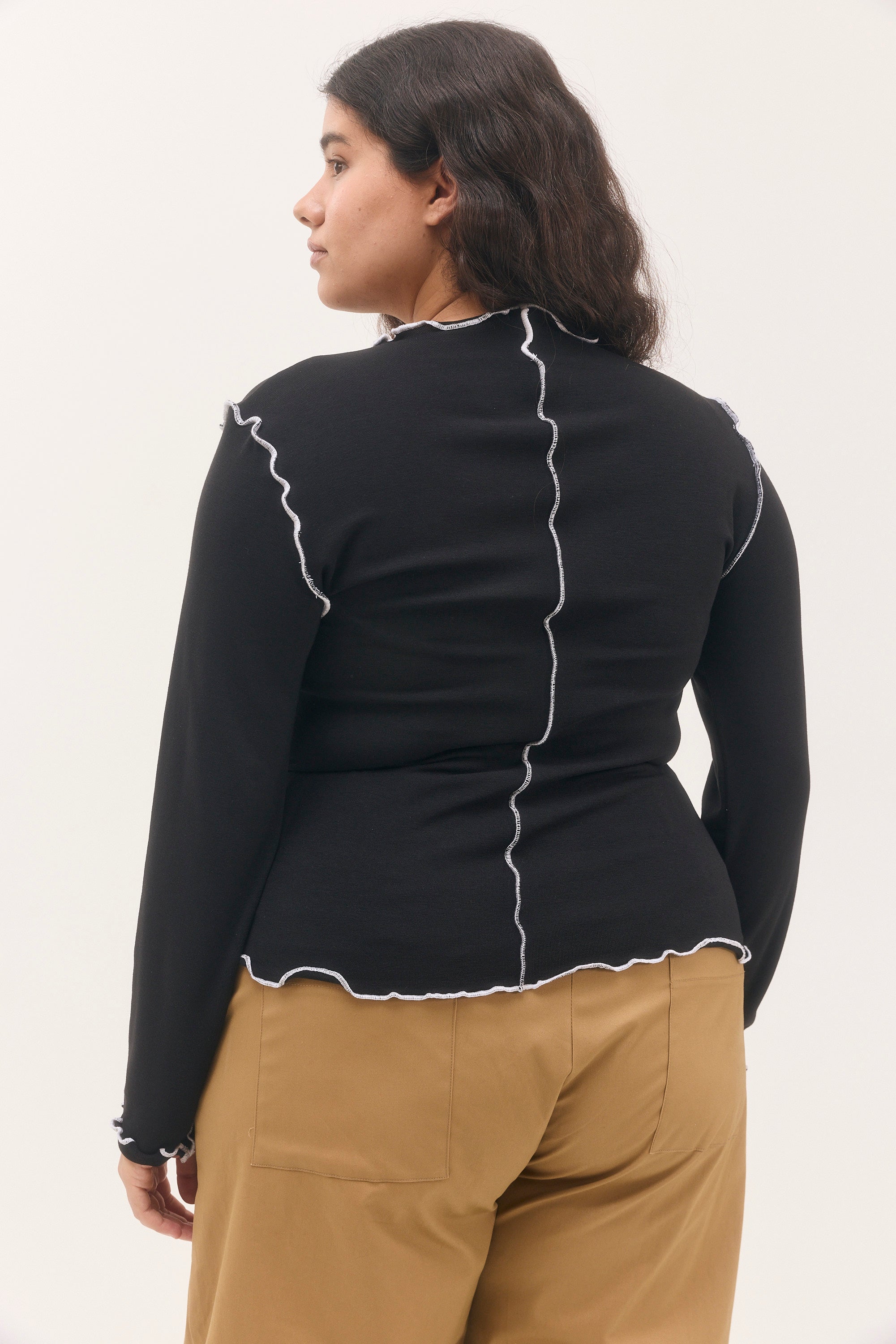 חולצת שוהם שחור