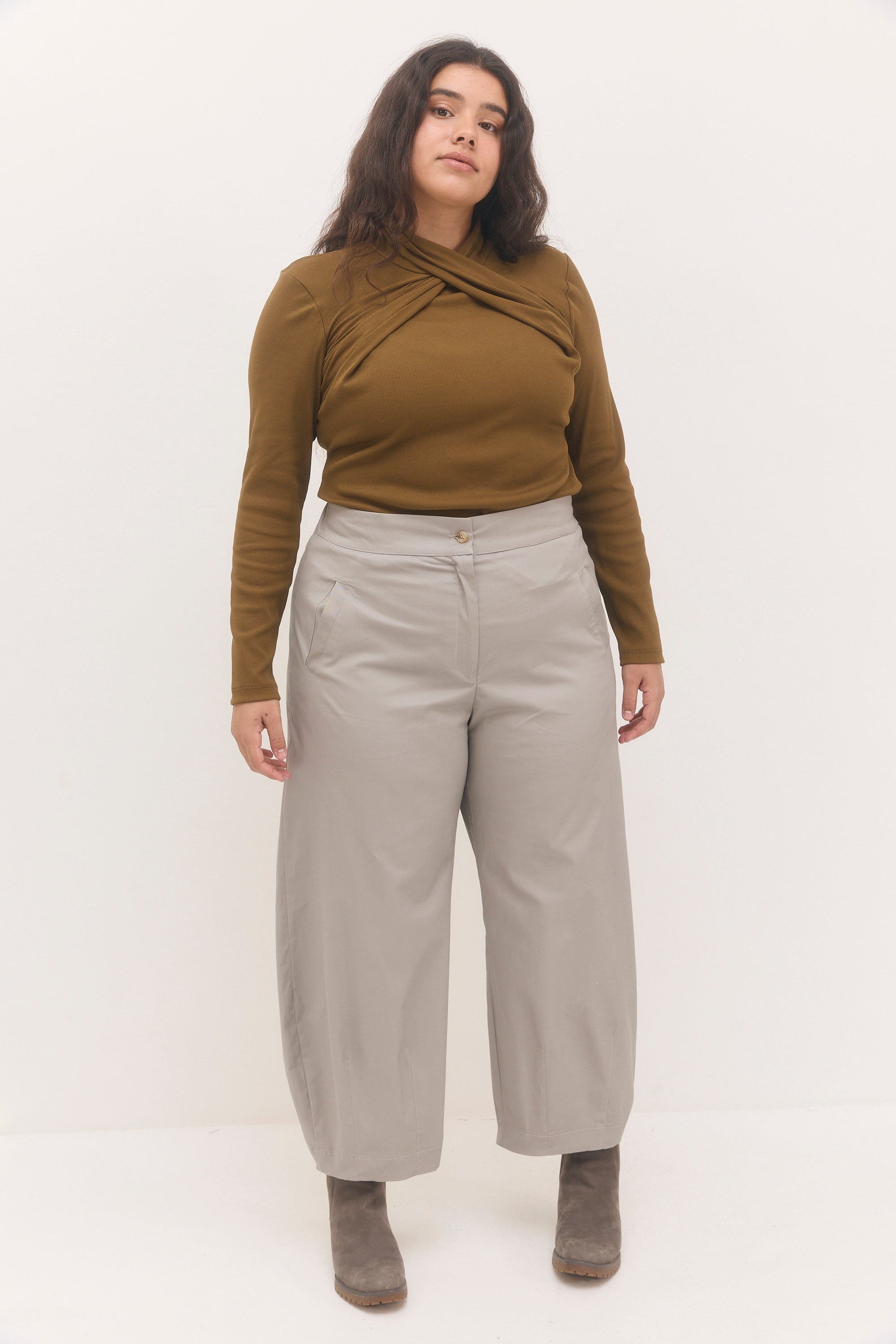 חולצת גילי חום פלדה