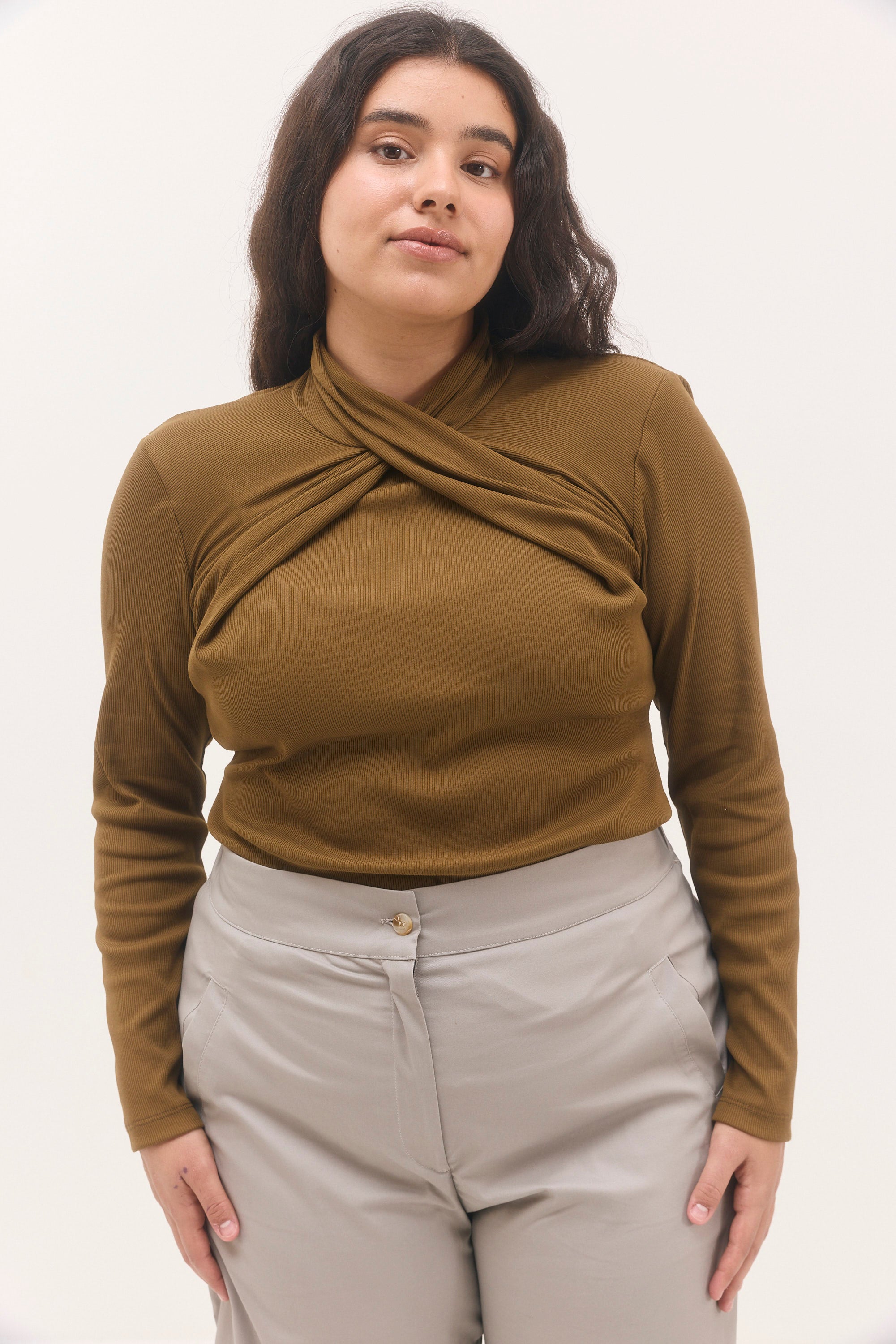 חולצת גילי חום פלדה